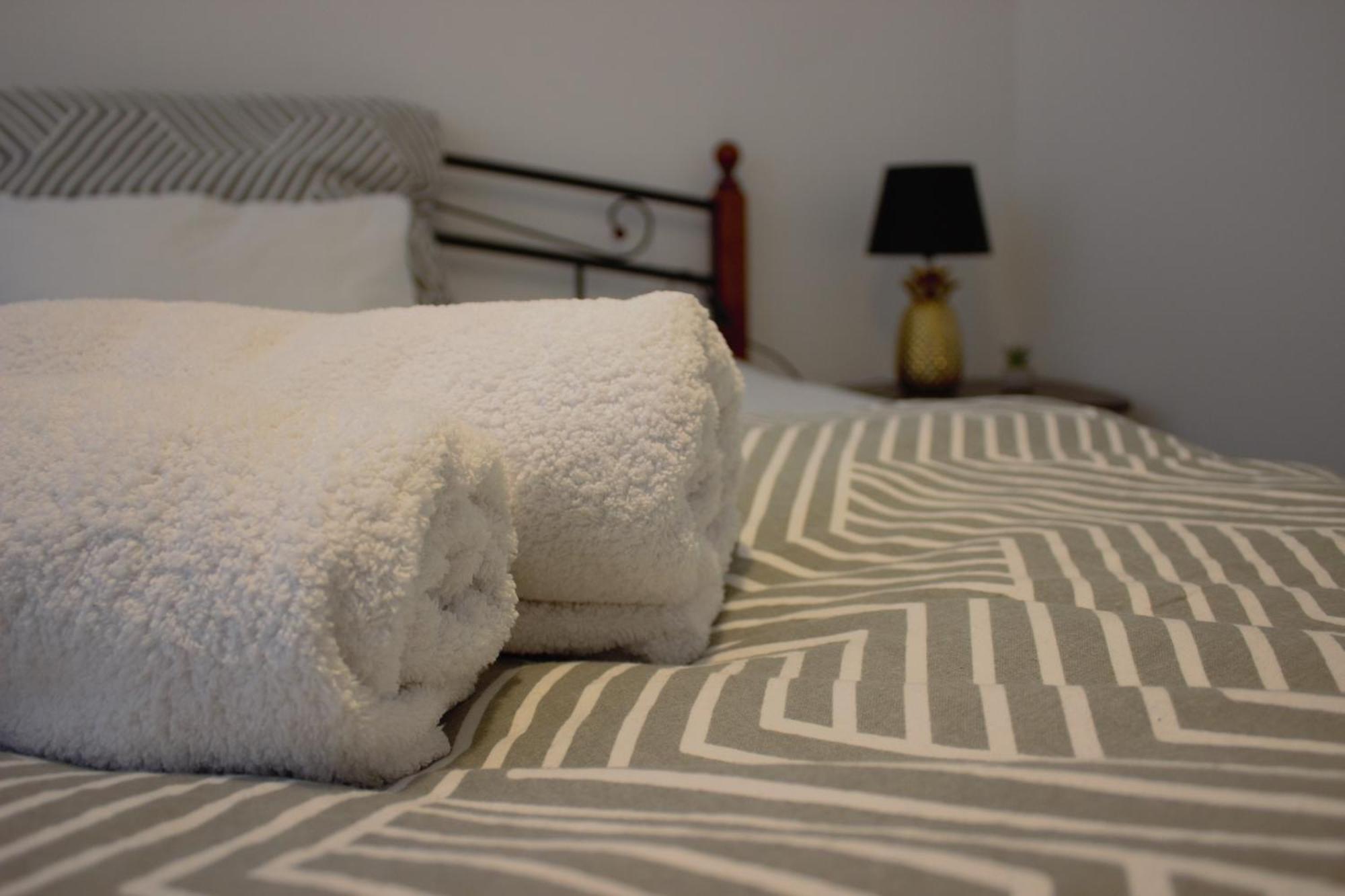 Apartman Surany Экстерьер фото