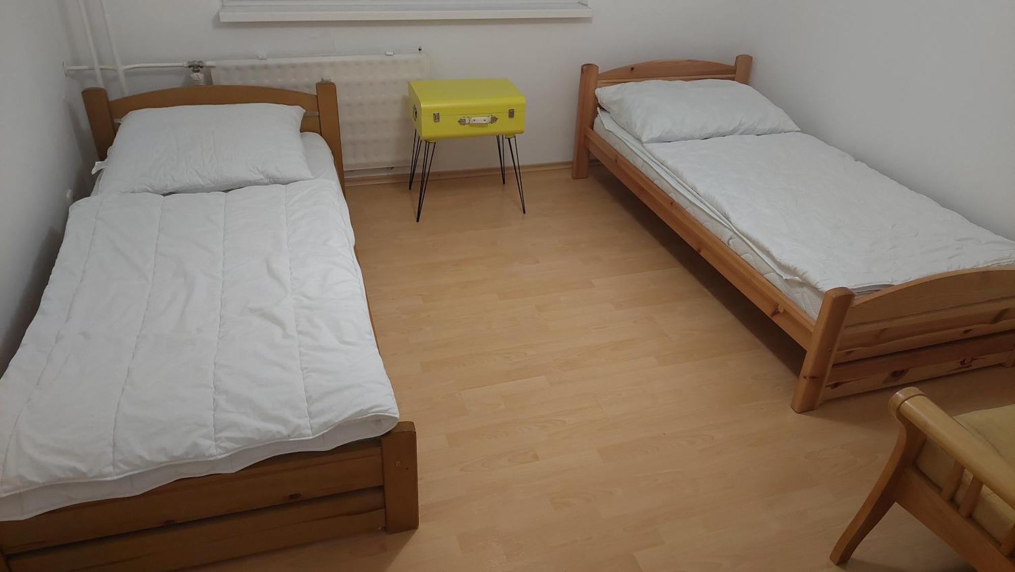 Apartman Surany Экстерьер фото